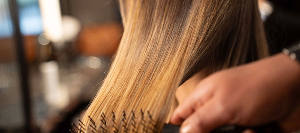 WHY A GLAZE TREATMENT IS YOUR SHORTCUT TO THE ‘GLASS HAIR’ TREND