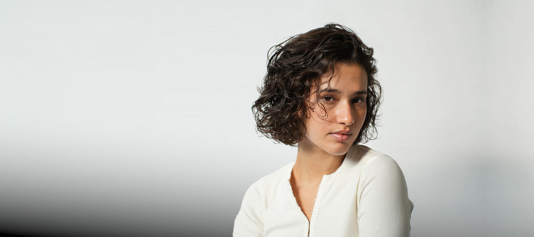 Sculptural waves are trending: How to get the look with any hair type