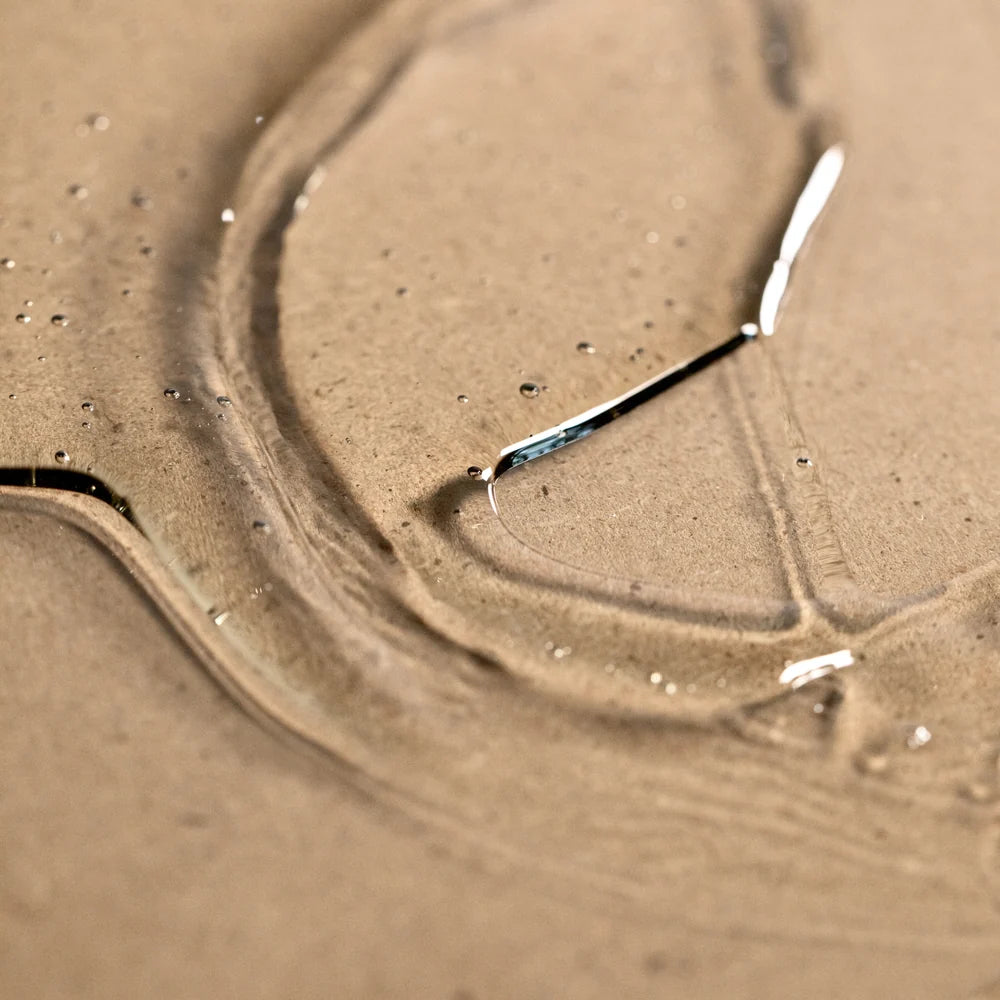 Close-up of the cleansing texture of Oway Purifying Hair Bath