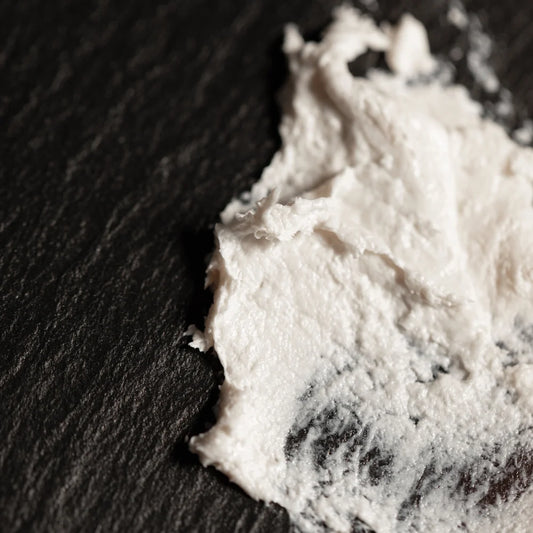 Oway Raw Mud extra-matte styling paste texture